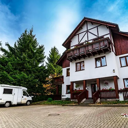 Przy Szlaku, Bezplatny Parking 卡尔帕奇